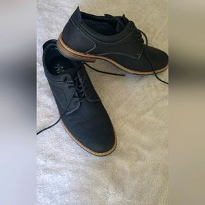 Boys dress shoes size 6